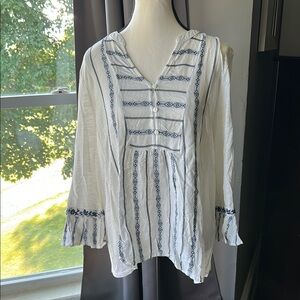 J. Jill White and Blue Bell Sleeve Pheasant Shirt